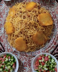 ماکارونی با سالاد شیرازی