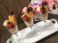 چوروس با سس شکلاتی (شیرینی اسپانیایی)