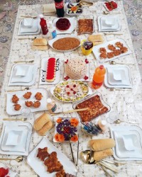 شارلوت الویه سالادماکارونی کوکوماکارونی بورک گوشت میرزاقاسمی ژله چند رنگ سالاد