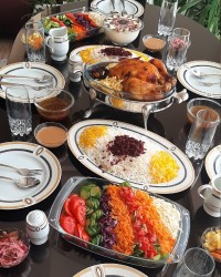 زرشک پلو با مرغ شکم پر بریان