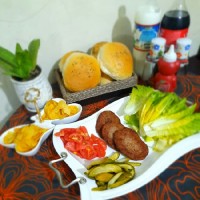 همبرگر گوشت و سویا