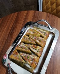 کیک باقلوا میان پر