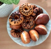 دونات و پیراشکی کرمدار