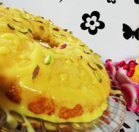 کیک گلاب و زعفران با سس مخصوص