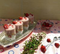 محلبی توت فرنگی