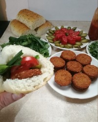 فلافل قالبی منجمد خونگی