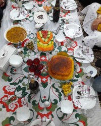 یه دورهمی عالی البته عکس نسبتاً قدیمی هست