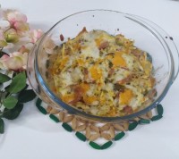 چیپس و پنیر.با سس بشامل کشی.خوشمزه