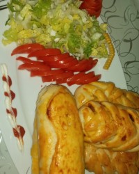 اشترودل سوسیس و ذرت مکزیکی