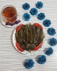 دلمه کاهو با چای گل محمدی