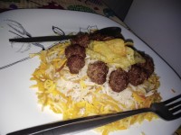 رشته پلو با گوشت قلقلی