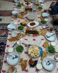 سفره افطار خونه ی خواهر عزیزم...بعد از سه مااااه قرنطینه.. .