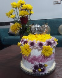 کیک تولد بافیلینگ موزوگردو تزیین کیک