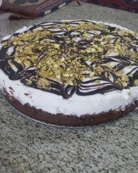 چیز کیک با پایه کیک شکلاتی