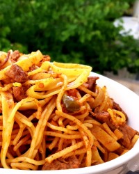 ماکارونی با گوشت گوساله و عطر آویشن