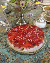 چیز کیک خورده شیشه با پایه بیسکویت