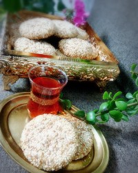 کلوچه ارده و خرما