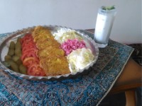 اینم از کتلت نهار امروزمون سلام به دوستان عزیز عید شما مبارک