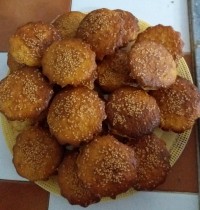 کیک یزدی با طعم هل و گلاب