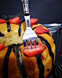 کیکِ توت فرنگی.