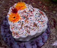 کیک خامه ای با فیلینگ موز و گردو