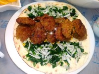 کباب لقمه با پیاز و جعفری