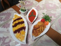 شامی مرغ و زرشک پلو خوشمزه