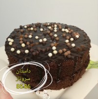 کیک کاکائویی کرمدار