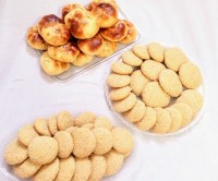 کلوچه خرمایی با ماست وکلوچه کنجدی