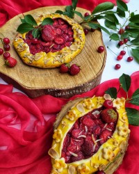 گلت توت فرنگی دسرفرانسوی