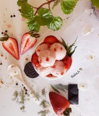 بستنی توتفرنگی