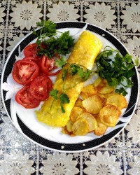 رول تخم مرغ و پنیر همراه مخلفات