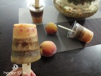 بستنی سه رنگ هلو. نوشابه. تخم شربتی