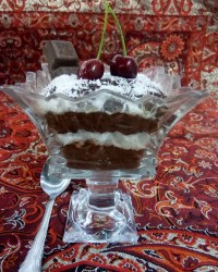 کیک بیسکوییتی در جام