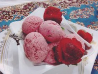 بستنی توت فرنگی