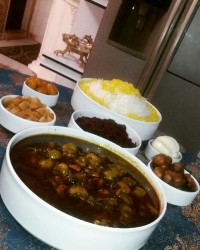 خورشت گوجه سبز