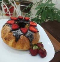 کیک توت فرنگی تازه