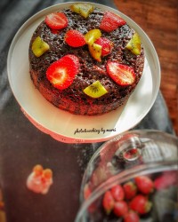 کیک شکلاتی کرم توت فرنگی