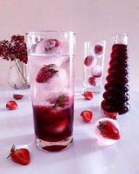 شربت توت فرنگی