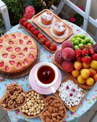 کیک وکاپ کیک توت فرنگی