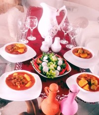 خورشت قلقلی با سیب زمینی و گوجه باغی و سیب ترش