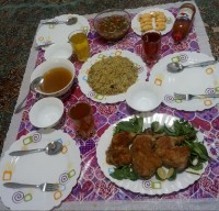 باقالی پلو با مرغ سوخاری و فینگر فود