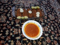 شامی تن ماهی همراه با سس