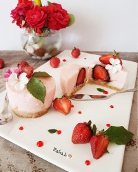 چیز کیک توتفرنگی