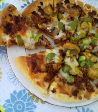 پیتزای گوشت وقارچ