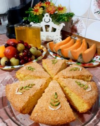 کیک گلاب و زعفران