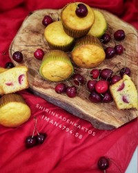 کاپ کیک کاسترد قرار گروهی دوستانه