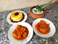 زرشک پلو با مرغ و ماست و خیار عالی