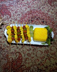 جوجه کباب تابه ای با کته زعفرونی