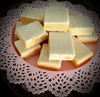 بیسکویت ویفر . شربت آلبالو